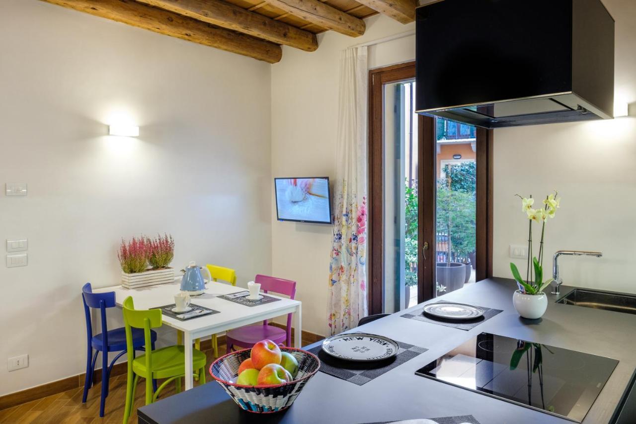 Apartament La Terrazza In Centro Werona Zewnętrze zdjęcie